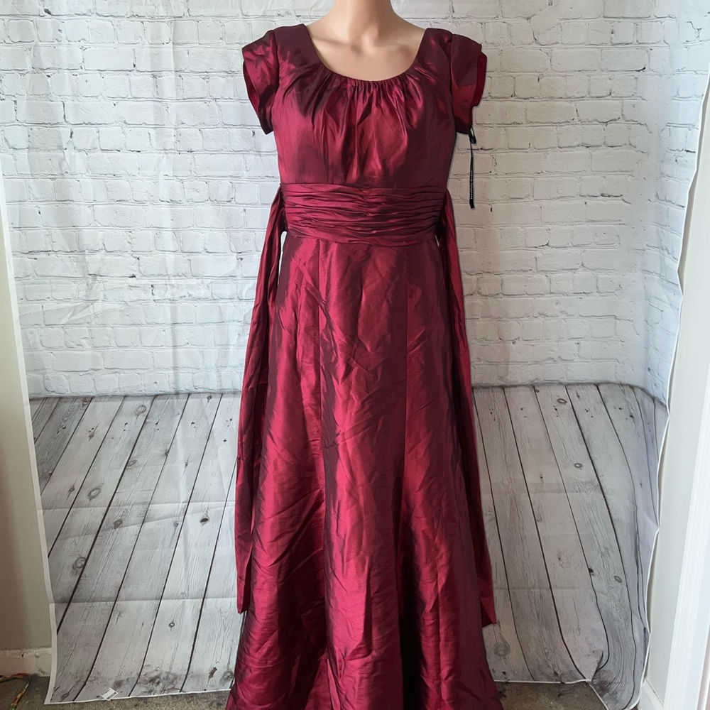 Beautifully Modest Red Sleeveless Formal Long Dress size 6 - Picture 1 of 15